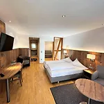 Wildkraeuter-gasthof Linde Penzion 3*
