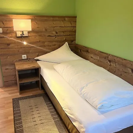 Guest house Wildkraeuter-gasthof Linde Loeffingen