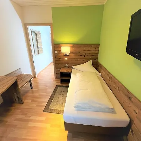 Guest house Wildkraeuter-gasthof Linde Loeffingen