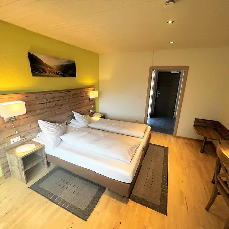 Guest house Wildkraeuter-gasthof Linde Loeffingen