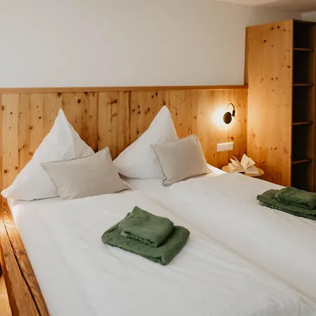 Wildkraeuter-gasthof Linde Guest house Loeffingen